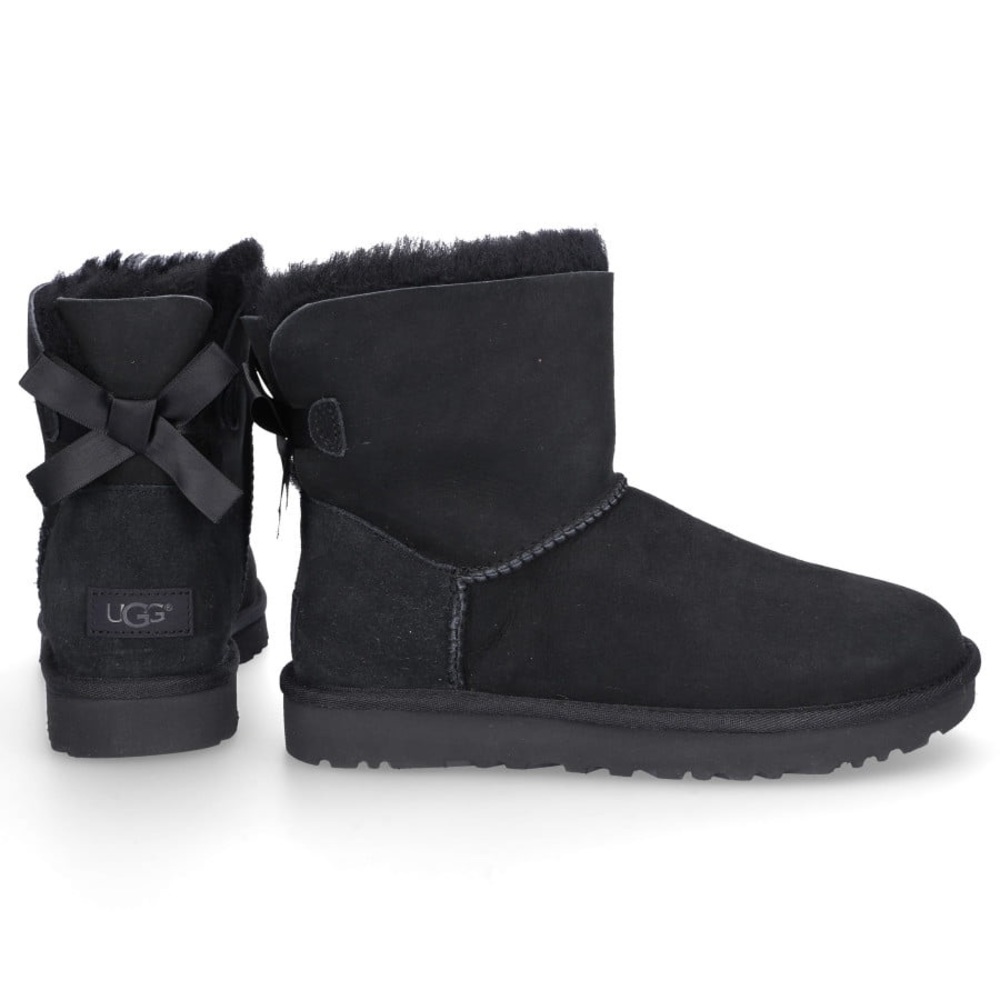 Black uggs